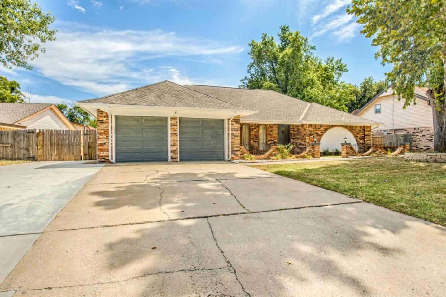 New Hummingbird Haven - Nw Okc, Billiards, Firepit Oklahoma City Exterior foto