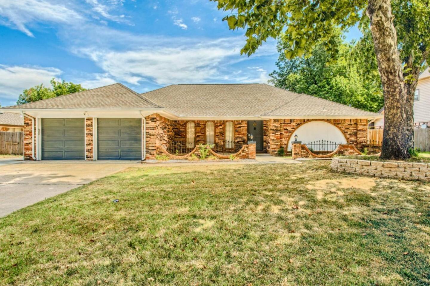 New Hummingbird Haven - Nw Okc, Billiards, Firepit Oklahoma City Exterior foto